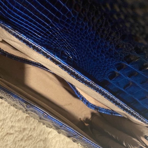 💙HEAD TURNER💙‼️‼️‼️price is firm‼️‼️‼️Brahmin Gabriella blue satchel - Picture 8 of 11